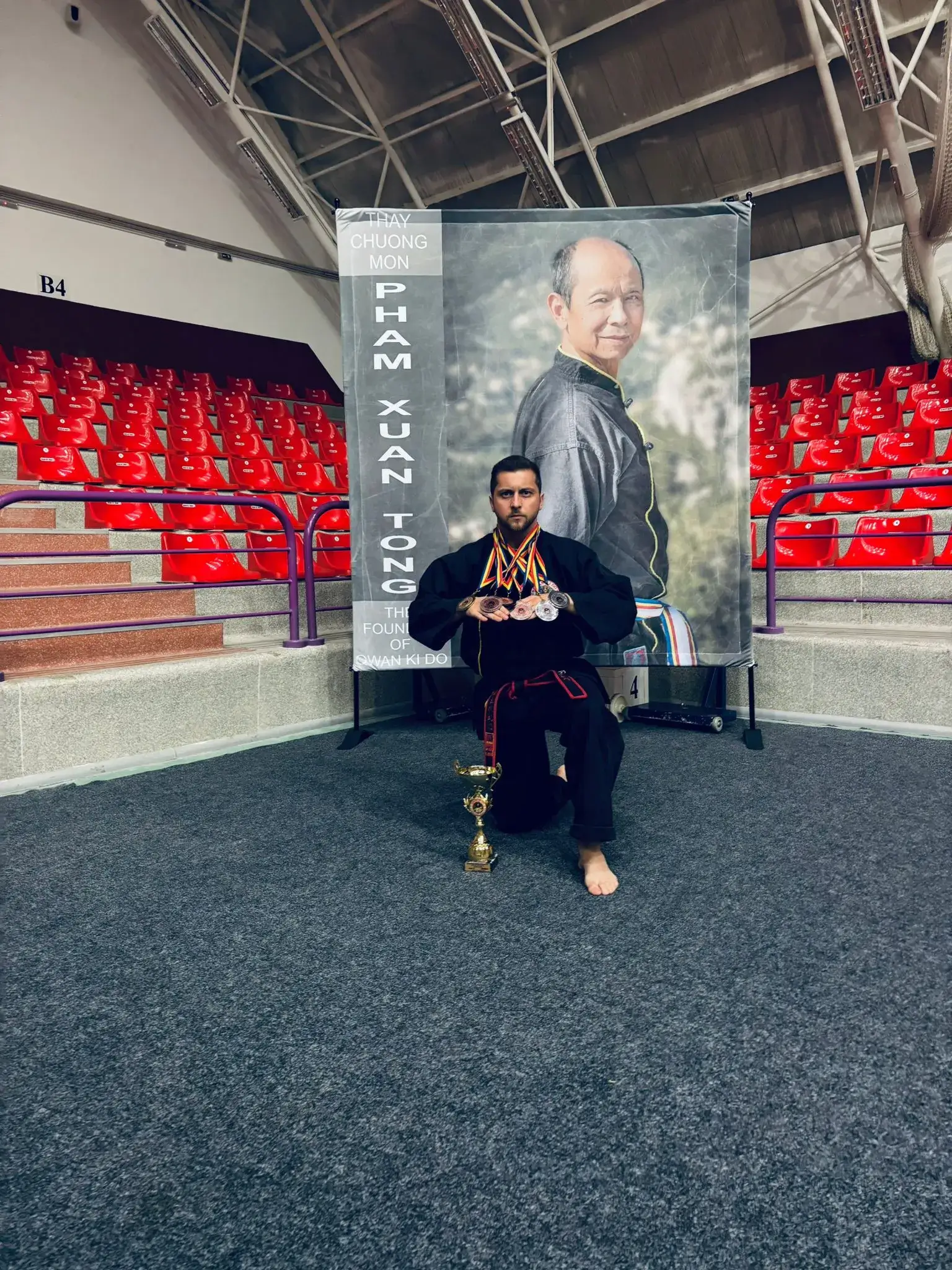 Prof. Instructor Onuță Vlad cu medalii la Campionatul de Qwan Ki Do